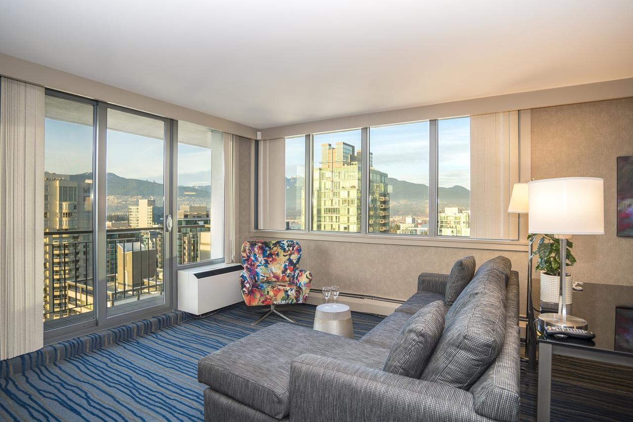Blue Horizon Hotel Vancouver Exterior photo